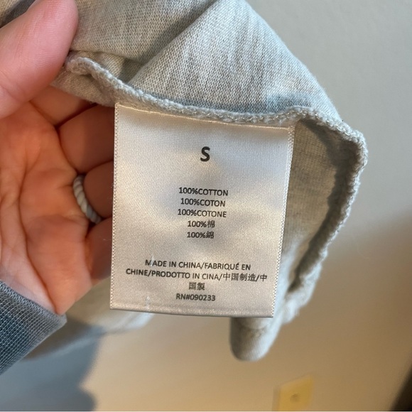 Essentials fear of god long sleeve tshirt size small in light grey - Picture 4 of 8